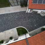 Položené dlažobné kocky v meste Viedeň